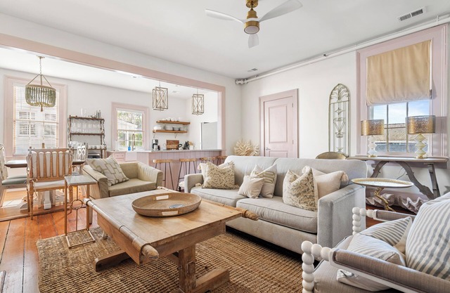 Great for Large Groups | The Waltz in Charleston