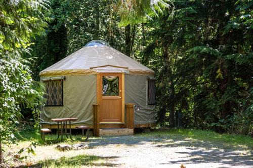 Mount Vernon Camping Resort Yurt 