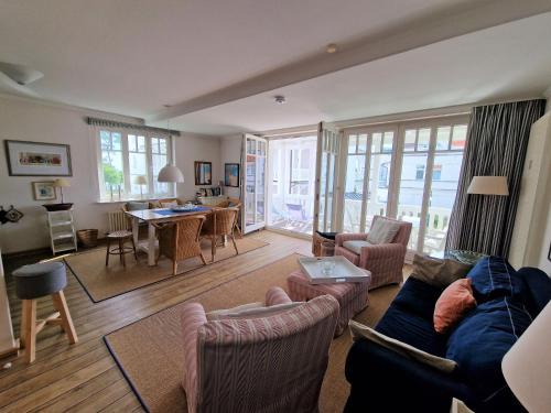 Strandvillen Binz - Ferienwohnung mit 2 Schlafzimmern und Balkon AH-720 in Binz
