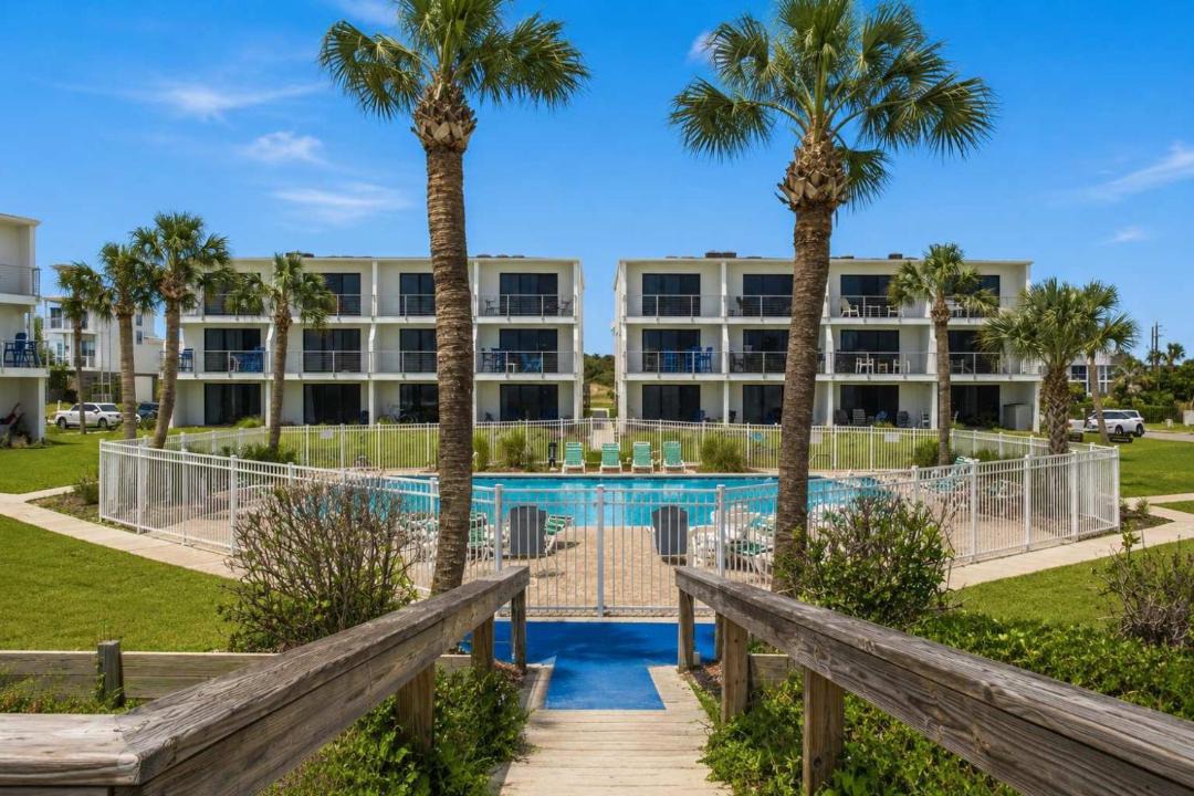 St. George Island House | No Stairs Beach View Pool SGI Villa D2