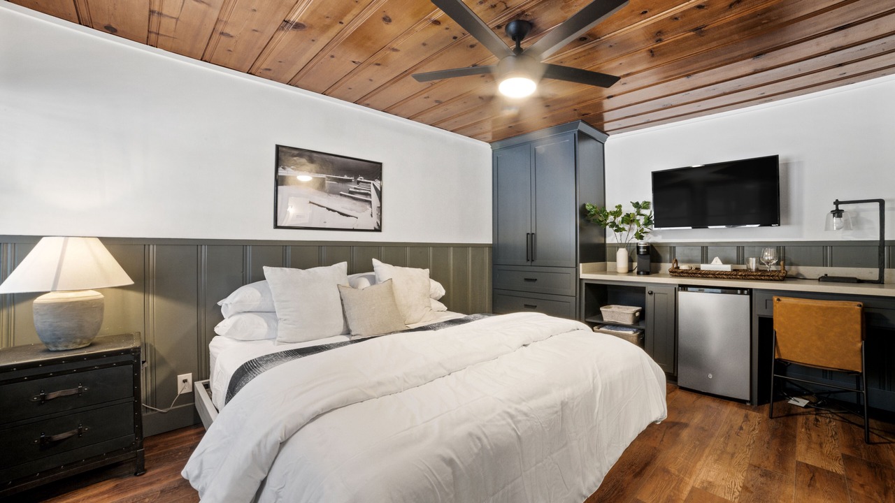 Photo of Bedroom in Tahoe Valley