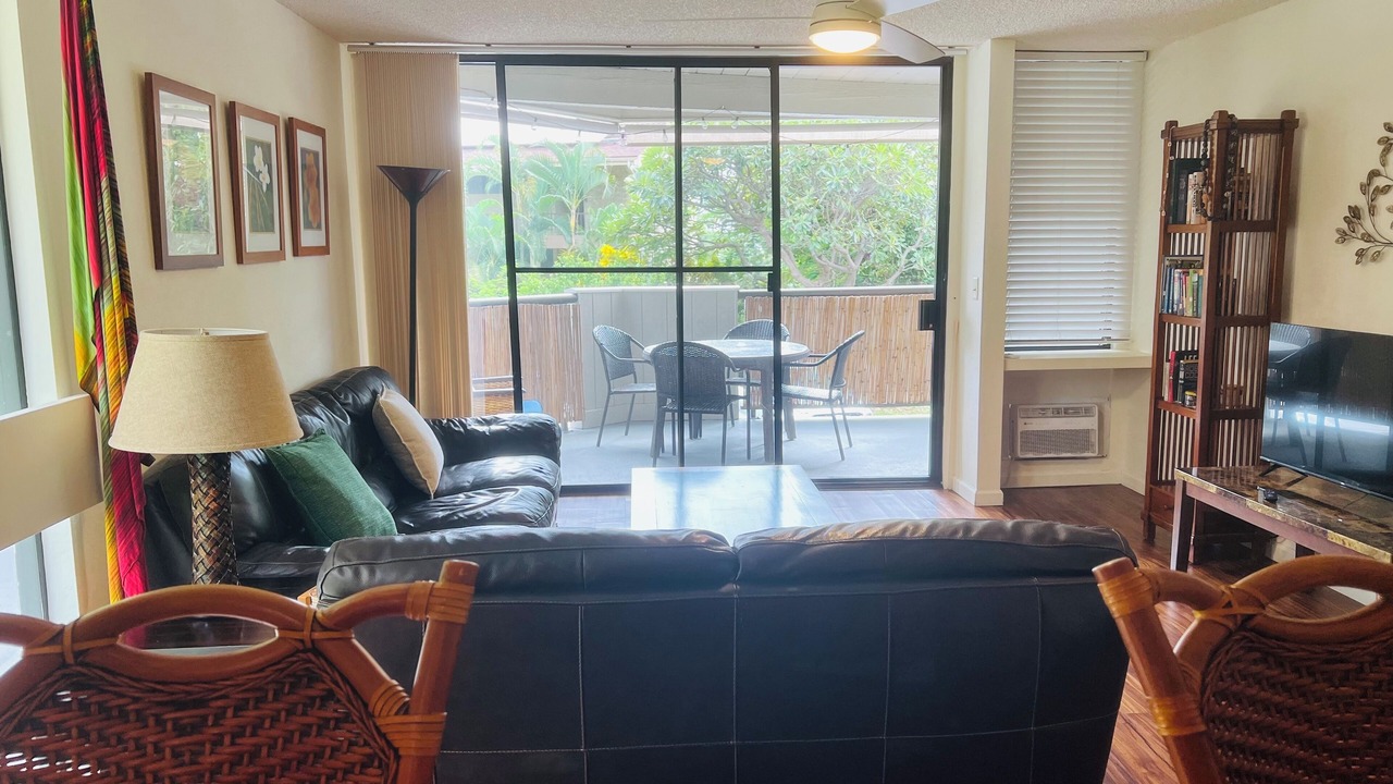 Photo of Livingroom in Historic Kailua Village