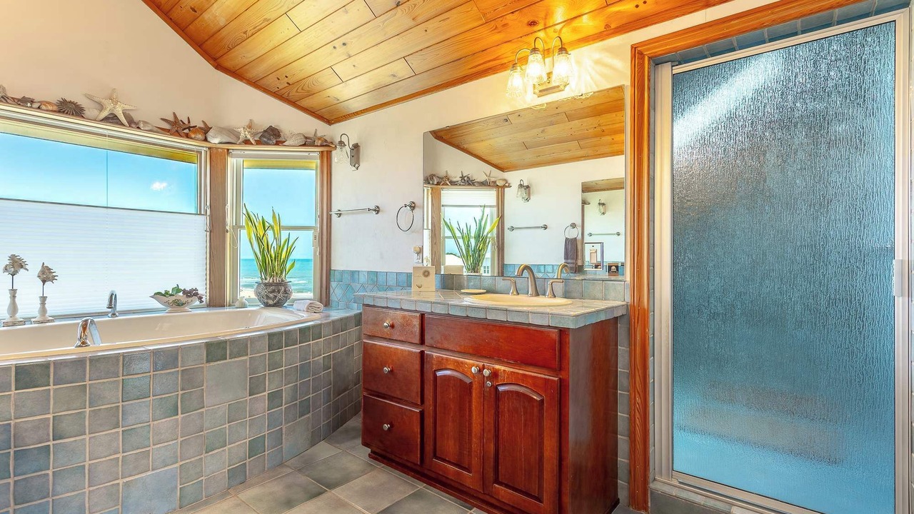 Photo of Bathroom in Plantation