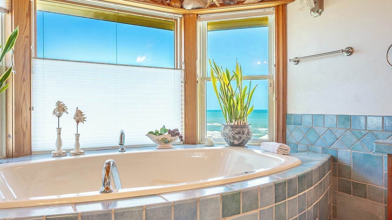 Photo of Bathroom in Plantation
