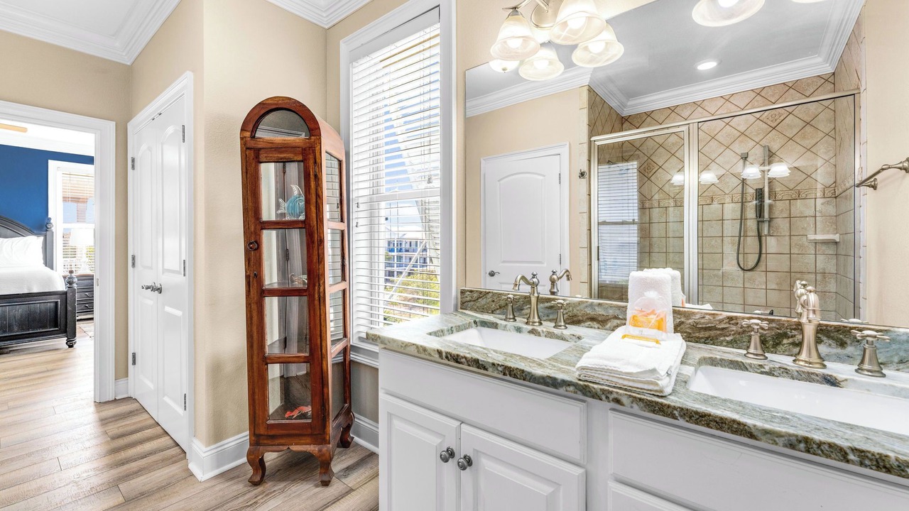 Photo of Bathroom in Plantation