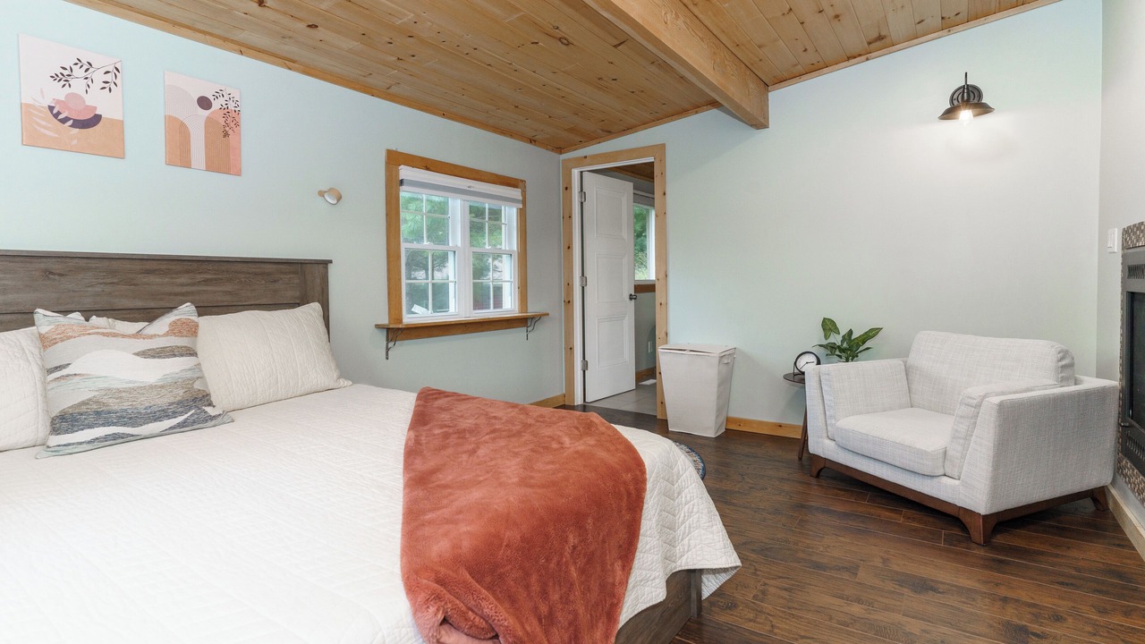 Photo of Bedroom in Port Carling