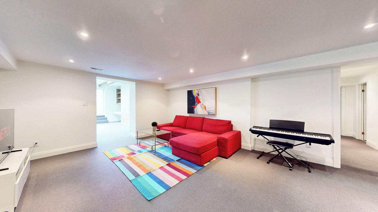 Photo of Livingroom in Thornhill