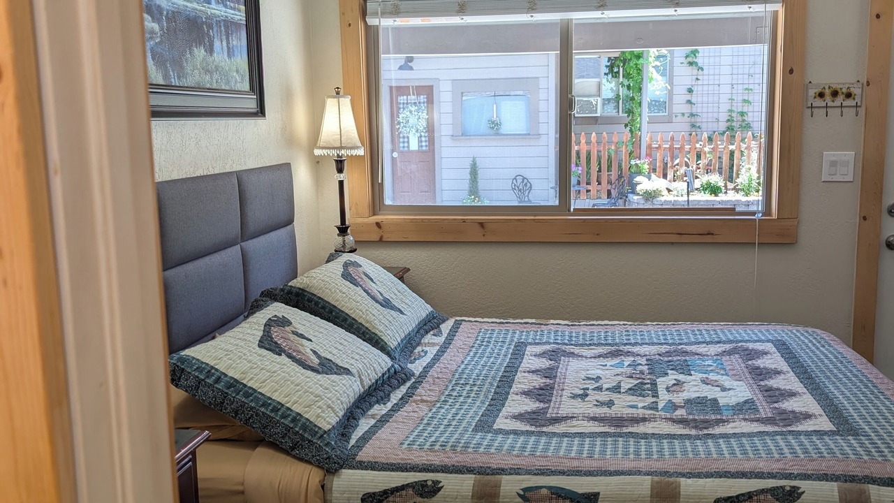 Photo of Bedroom in Tahoe Valley