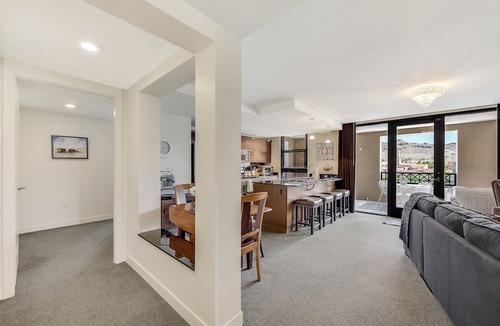 Lake Las Vegas Condo | Lakeview Haven: Unwind with Panoramic Serenity