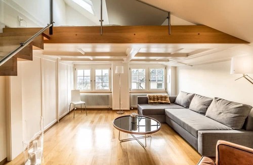 Old Town Apartment | Lake Side Location Bellevue