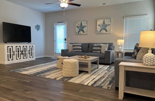 Southport House | Southport Seascape~Family-Friendly,Spacious, Near Beaches & Waterfront Dining