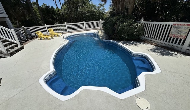 Sunshine State of Mind 4 bed/3.5 bath Private Pool Gated Community