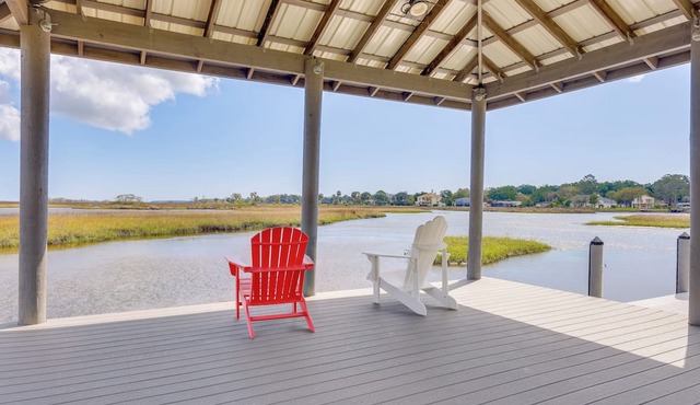 Waterfront Jacksonville Gem w/Dock + Game Room! in Jacksonville