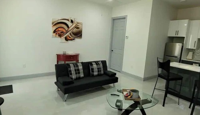 Lovely newbuilding 1 bedroom vacation parking freenn in Fort Myers