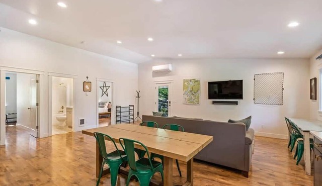 2BR Loft w/Private Patio & Water Views in Hauser