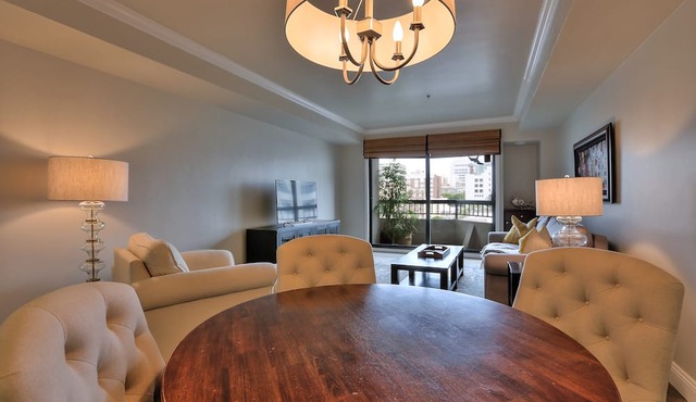 Sparkling Clean Condo and With All Amenities! in San Francisco
