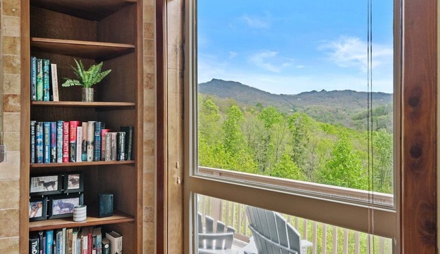 Stoneledge Manor - Creek with Pond - Mountain Views - Pool Table in Banner Elk