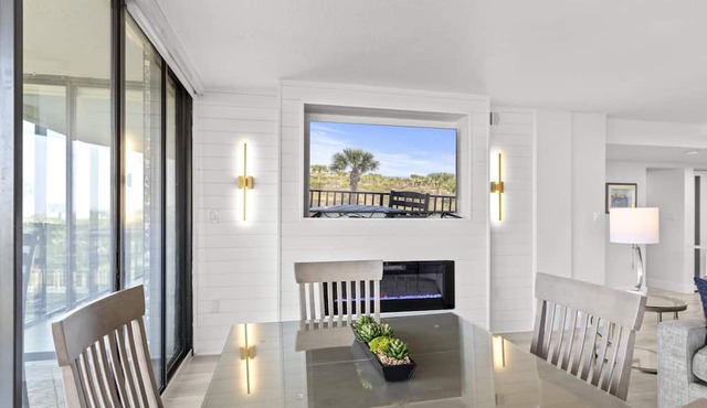 *Newly Remodeled 3/2 Oceanfront ~ 3 King Beds!* in Saint Augustine