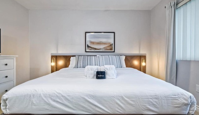 90 Walk Score l Steps to Beach & Dining | Parking in Carlsbad