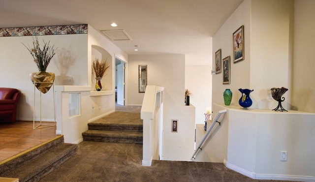 home/suite 3 bedrooms, office, pool in perfect location in Las Vegas