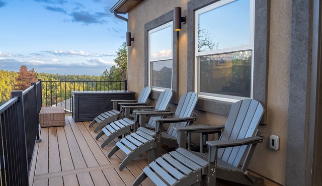 Hilltop Retreat | Game Room | AC | Deck w/Views in Florissant