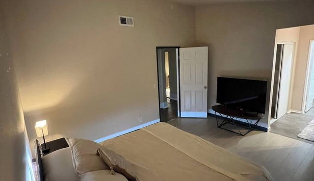 Charming 3-bedroom house with WiFi, AC in superb Palmdale in Palmdale