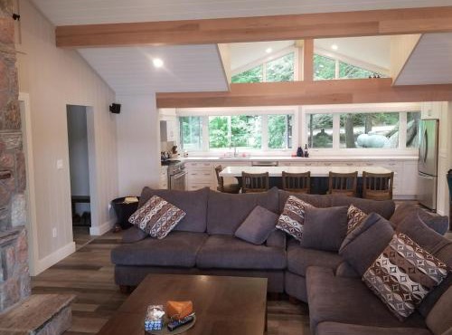 Olga's Bay Lake House in Minett