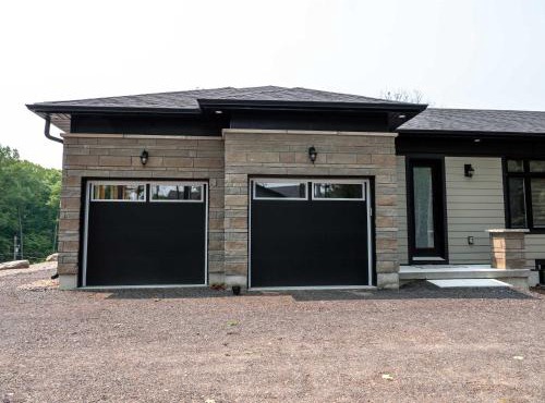 Modern Muskoka Cottage with Lake Views in Dwight