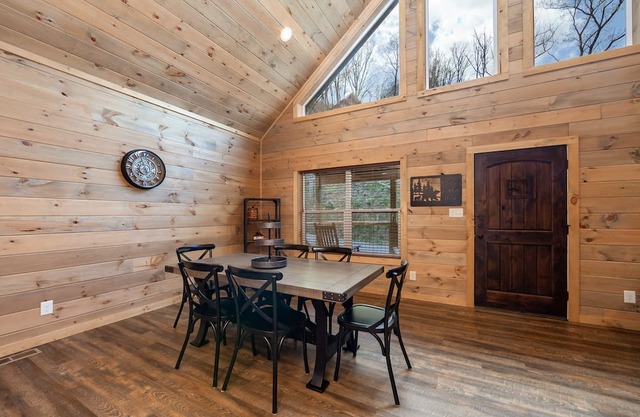 Creekside Manor 